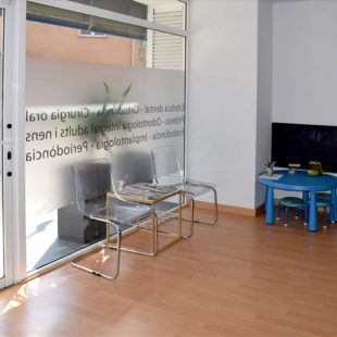 clínica dental a Vilanova de del Camí